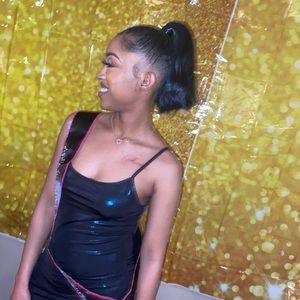 Meet your Posher, Courtnee